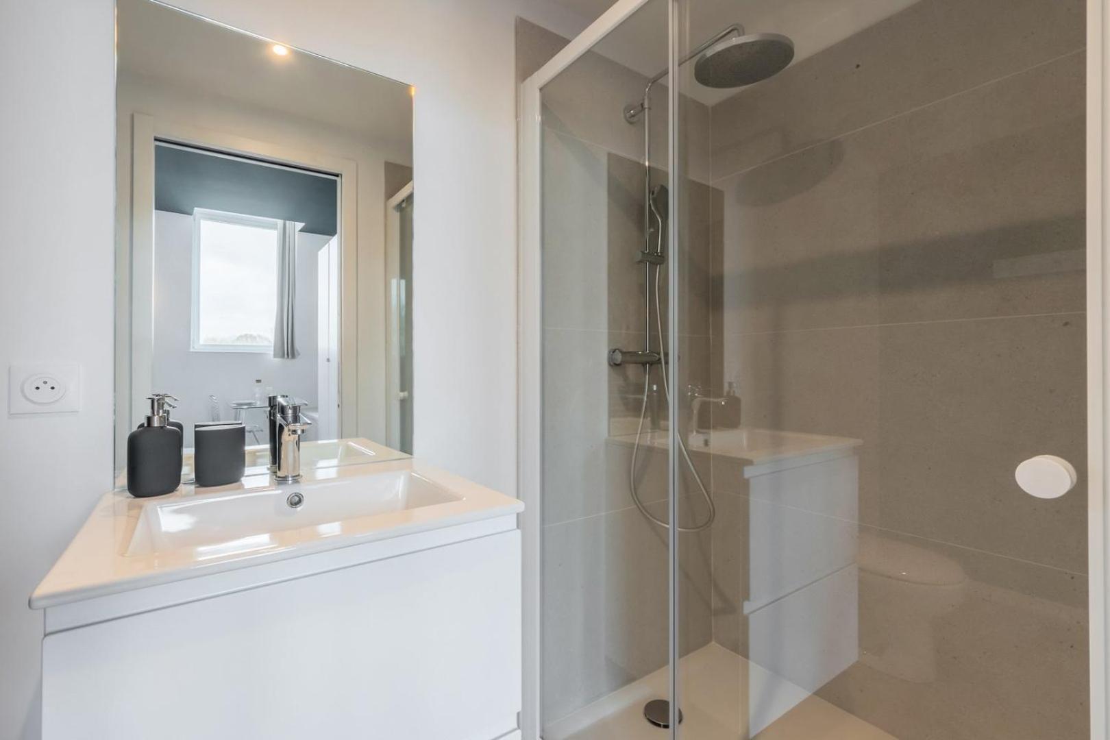 Equipe Cote Rue, Parking Gratuit Apartment